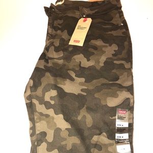 NWT Levi’s 311 Camo Jeans Shaping SkInny 22 W  M